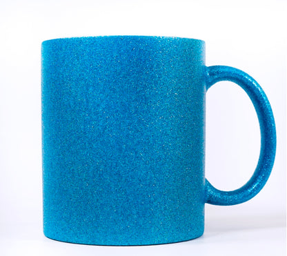 Taza de cerámica con purpurina personalizable.